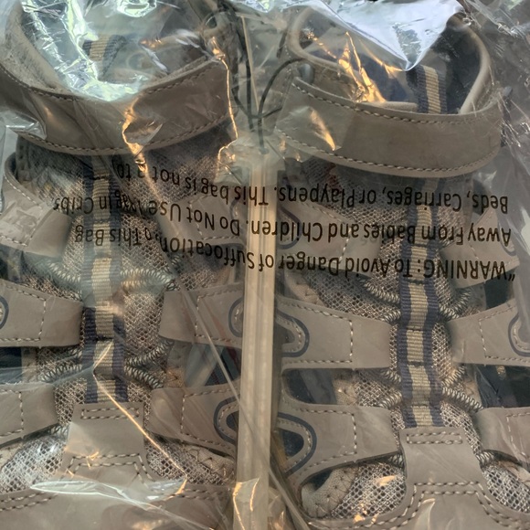 CHILDREN’S HIKING SANDALS!! (Cat&Jack- kid size 2) - Picture 2 of 3